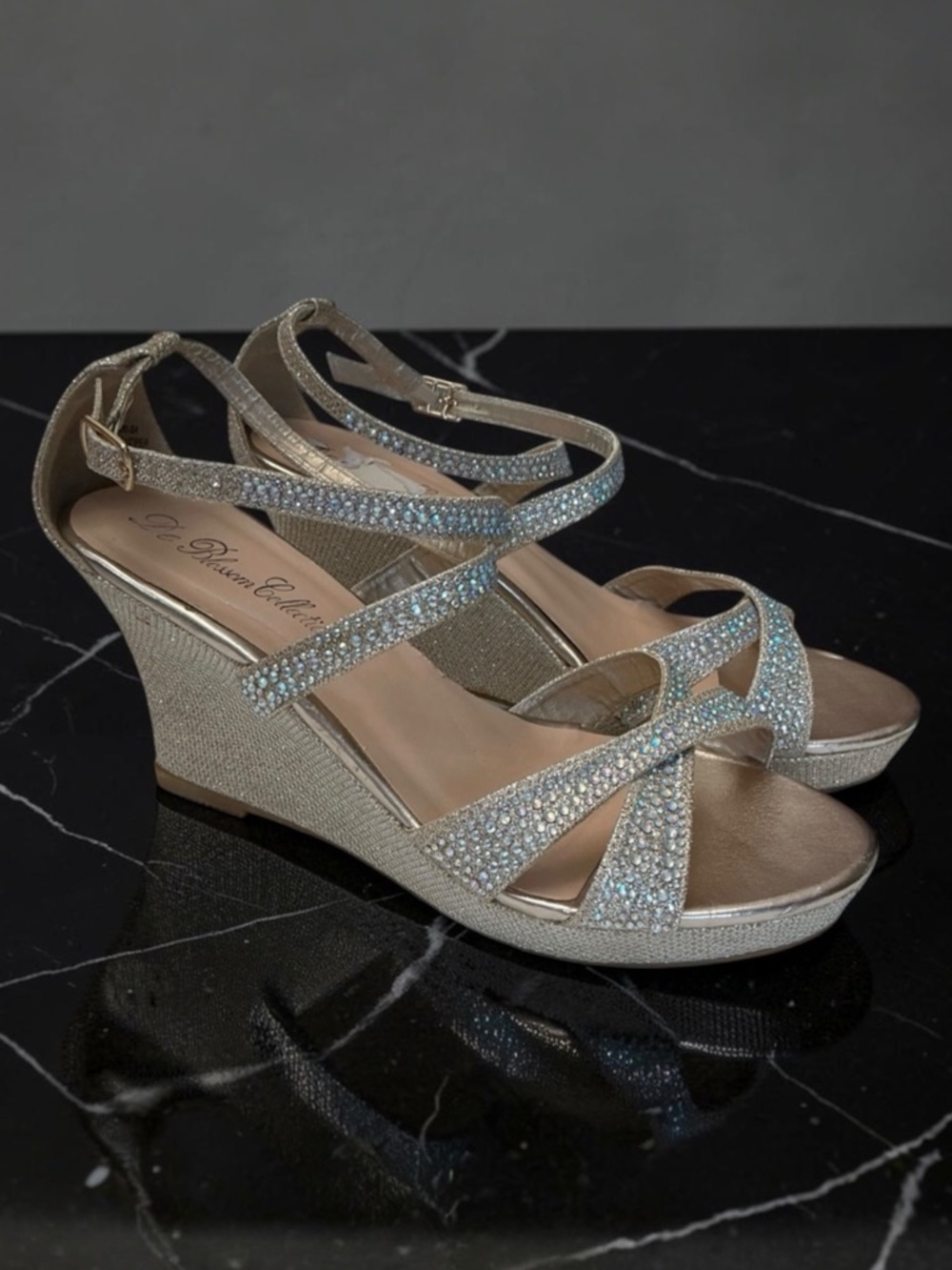 De Blossom Collection Winni-5A Glittering Gold Open Toe Strappy Wedges